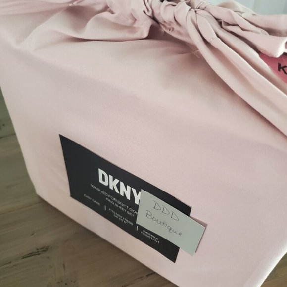 DKNY Light Pink King Sheet Set - Picture 6 of 6